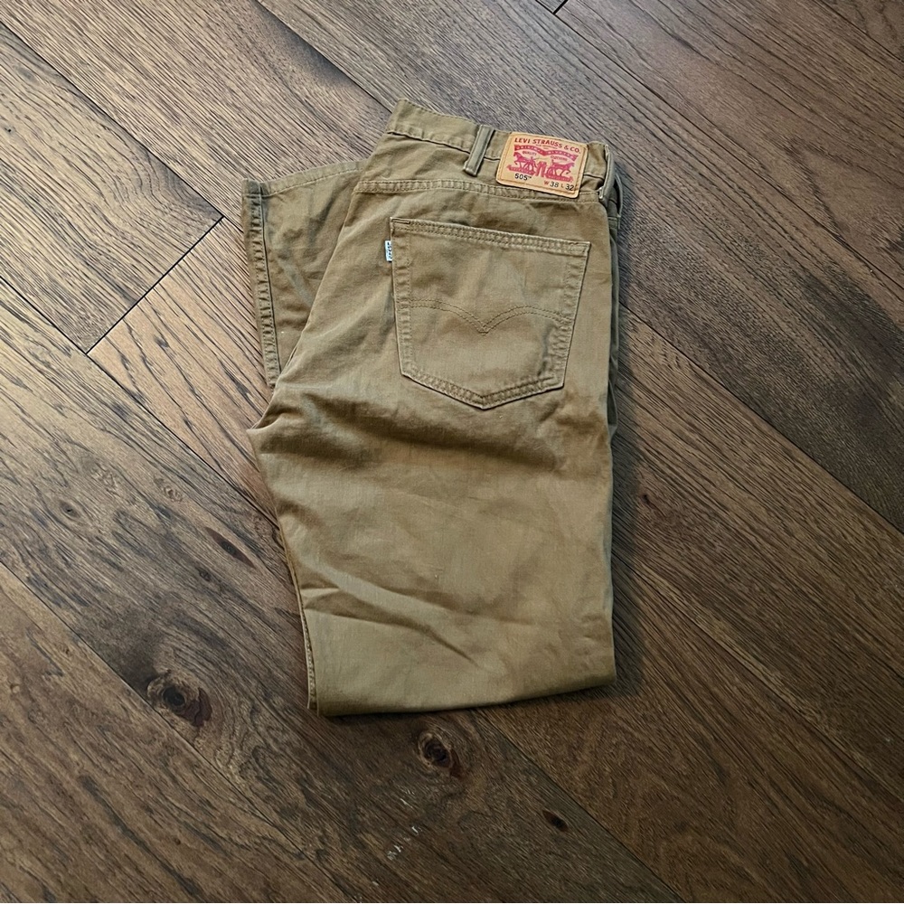 Men’s Levi Regular Fit Khaki Size 38 x 32